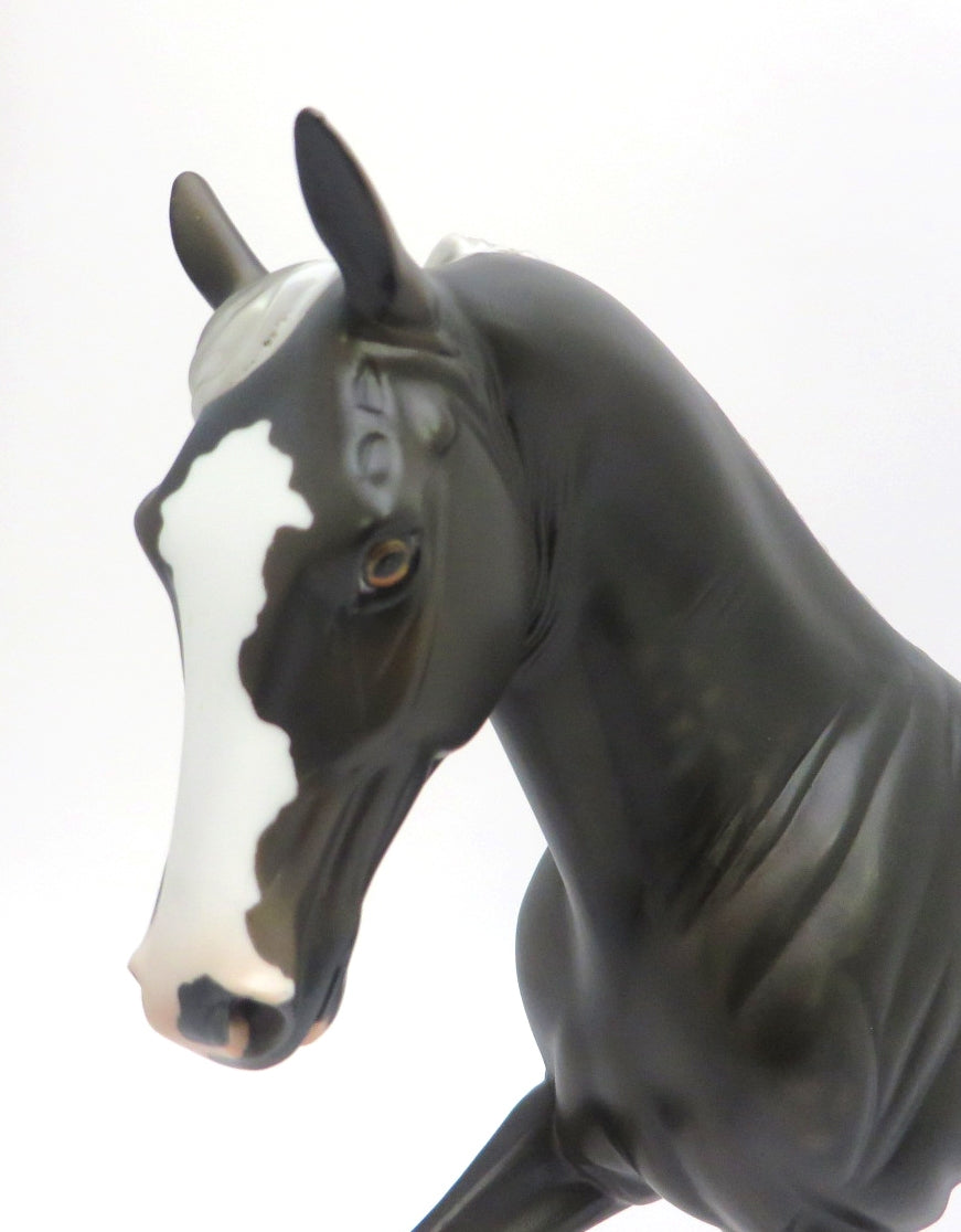 SHOW ME - LE-6 DAPPLE SILVER  TENNESSEE WALKER MODEL HORSE BY AUDREY DIXON EA/MW 2020
