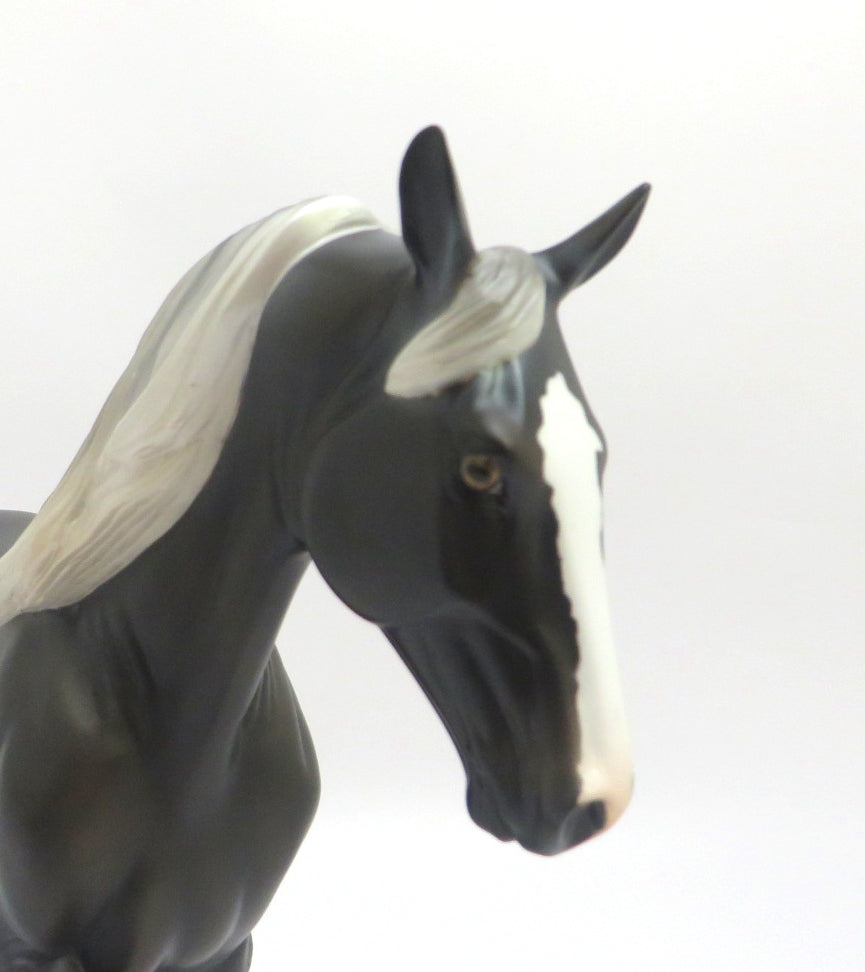 SHOW ME - LE-6 DAPPLE SILVER  TENNESSEE WALKER MODEL HORSE BY AUDREY DIXON EA/MW 2020