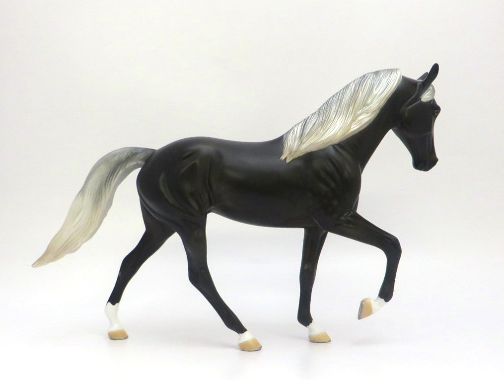 SHOW ME - LE-6 DAPPLE SILVER  TENNESSEE WALKER MODEL HORSE BY AUDREY DIXON EA/MW 2020