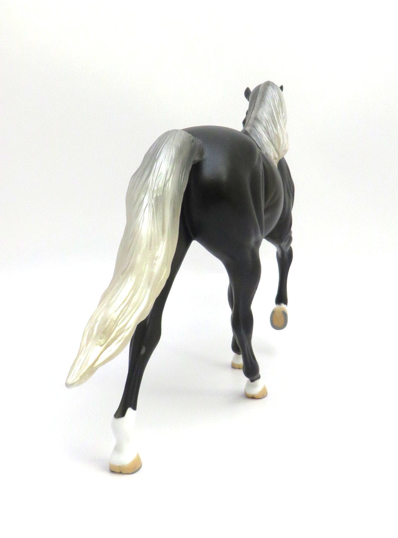 SHOW ME - LE-6 DAPPLE SILVER  TENNESSEE WALKER MODEL HORSE BY AUDREY DIXON EA/MW 2020