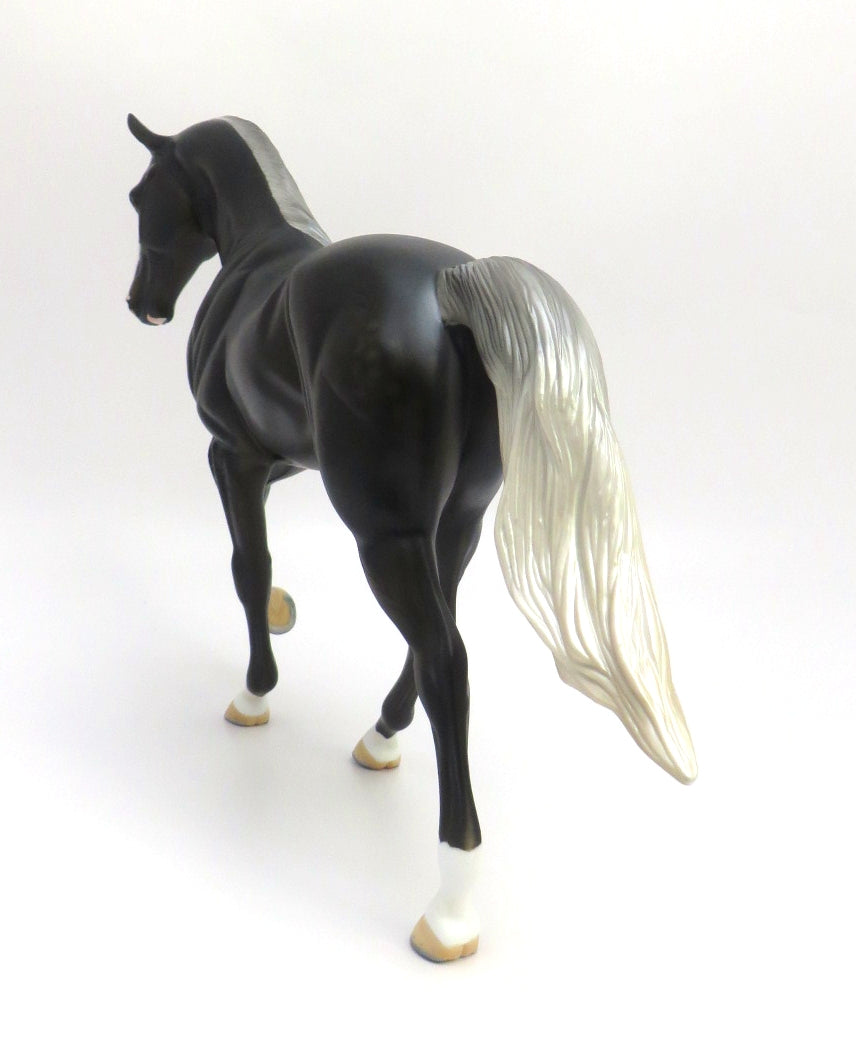 SHOW ME - LE-6 DAPPLE SILVER  TENNESSEE WALKER MODEL HORSE BY AUDREY DIXON EA/MW 2020
