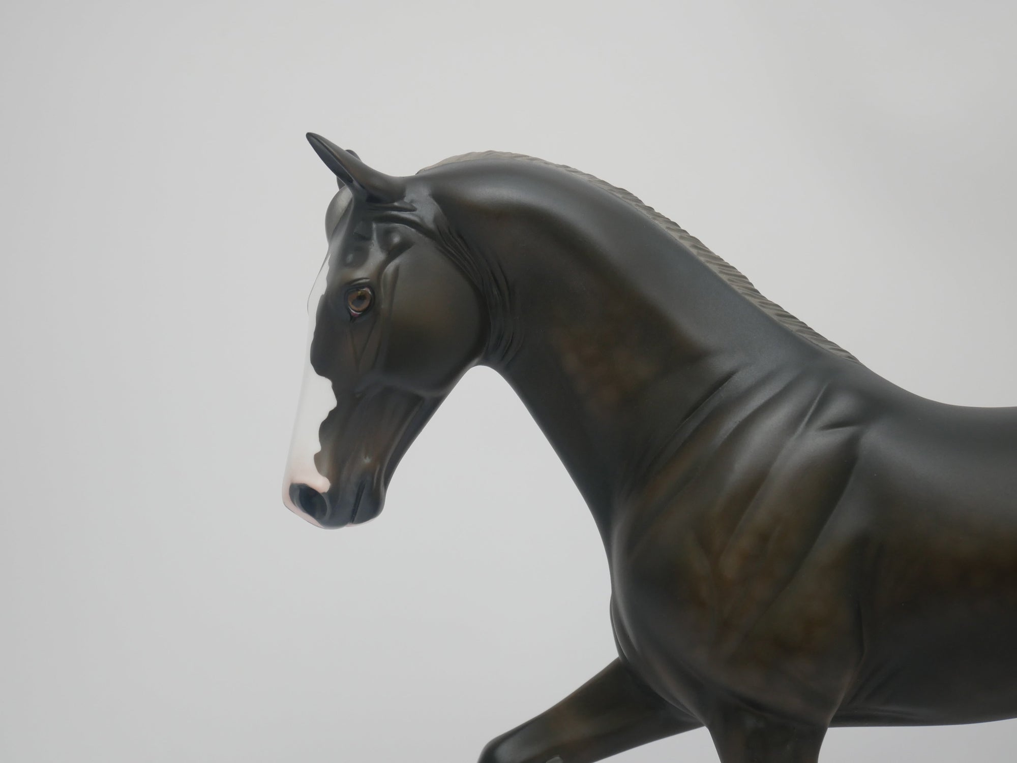 SHOW ME CM - LE-5 DAPPLE SILVER  TENNESSEE WALKER MODEL HORSE BY AUDREY DIXON EA/MW 2020