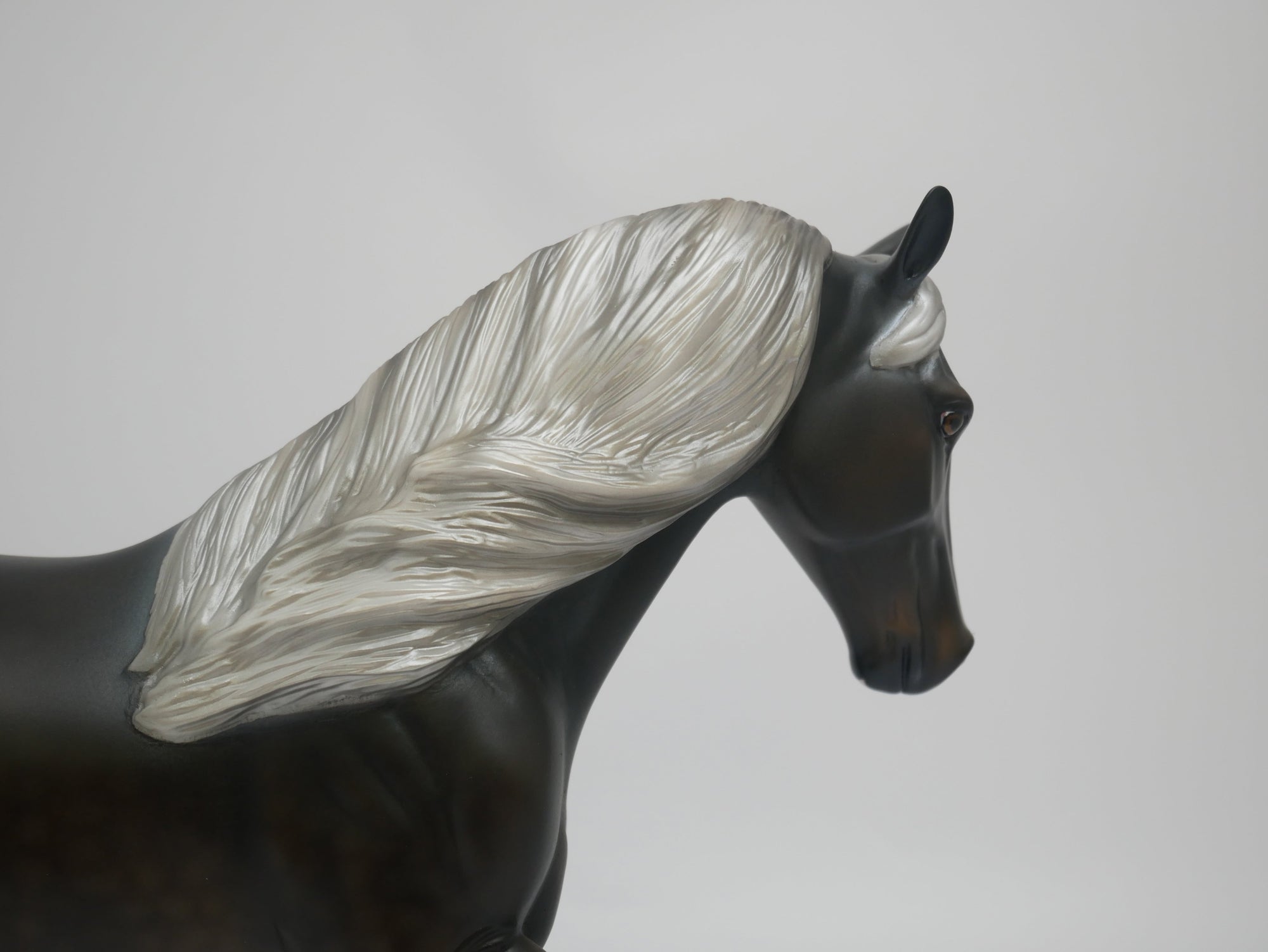 SHOW ME CM - LE-5 DAPPLE SILVER  TENNESSEE WALKER MODEL HORSE BY AUDREY DIXON EA/MW 2020