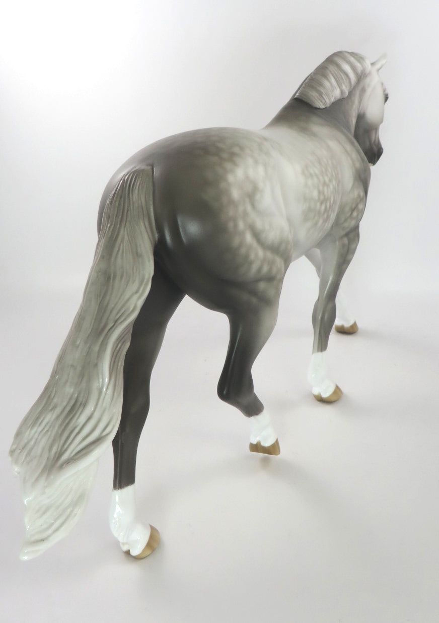 SILVER WHITE WINTER - LIGHT DAPPLE GREY IRISH DRAFT BY SHERYL LEISURE WHS19