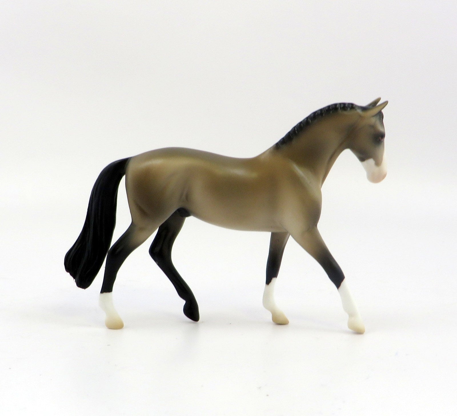 SIR GARETH-LE-5 BUCKSKIN WARMBLOOD CHIP KNIGHTS OF THE ROUND TABLE EQ 19