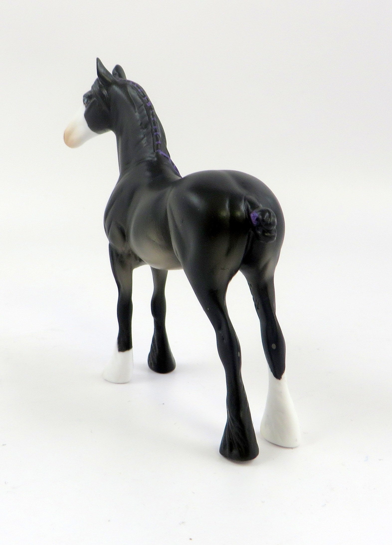 SIR GAWAIN-LE-5 BLACK STANDING DRAFTER CHIP MODEL HORSE KNIGHTS OF THE ROUND TABLE EQ 19