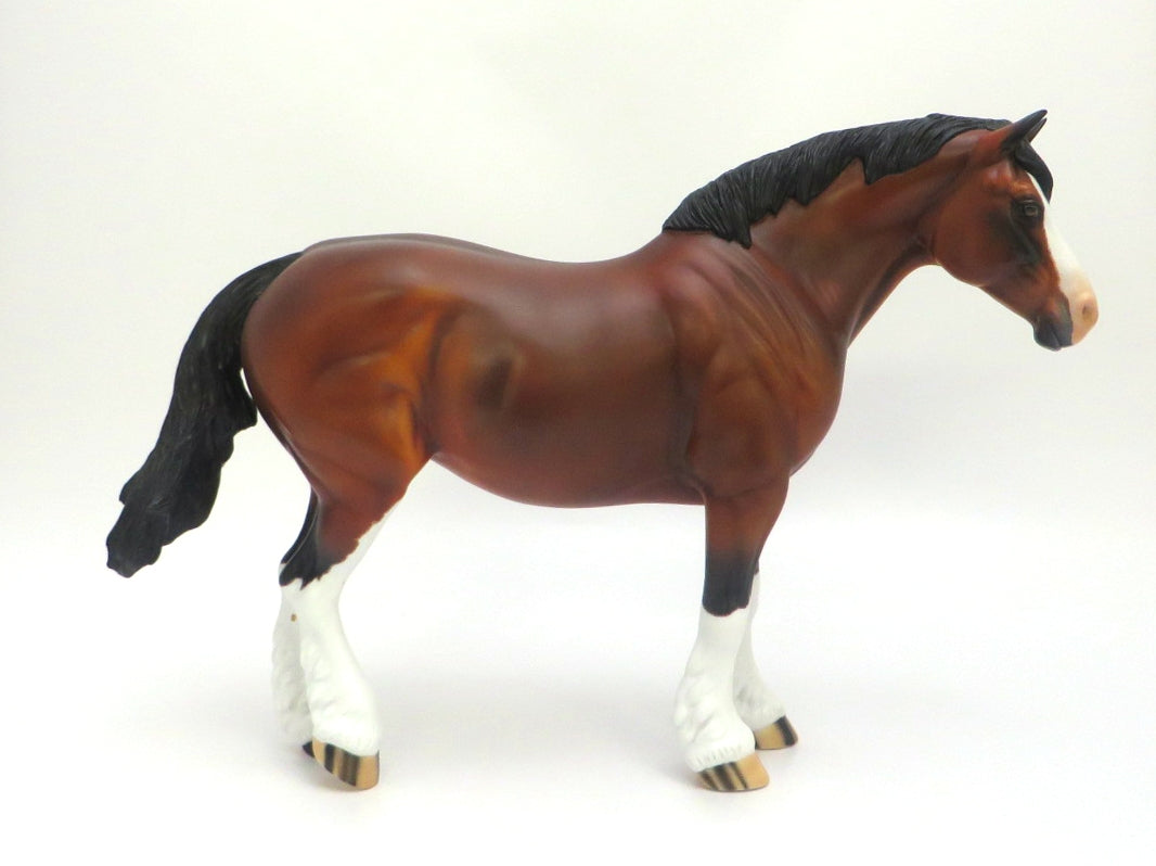 SLEEPING BEAR - LE-5 RED BAY WITH CUSTOM MANE, TAIL, AND FORELOCK MODEL HORSE BY AUDREY DIXON EA/MW 20