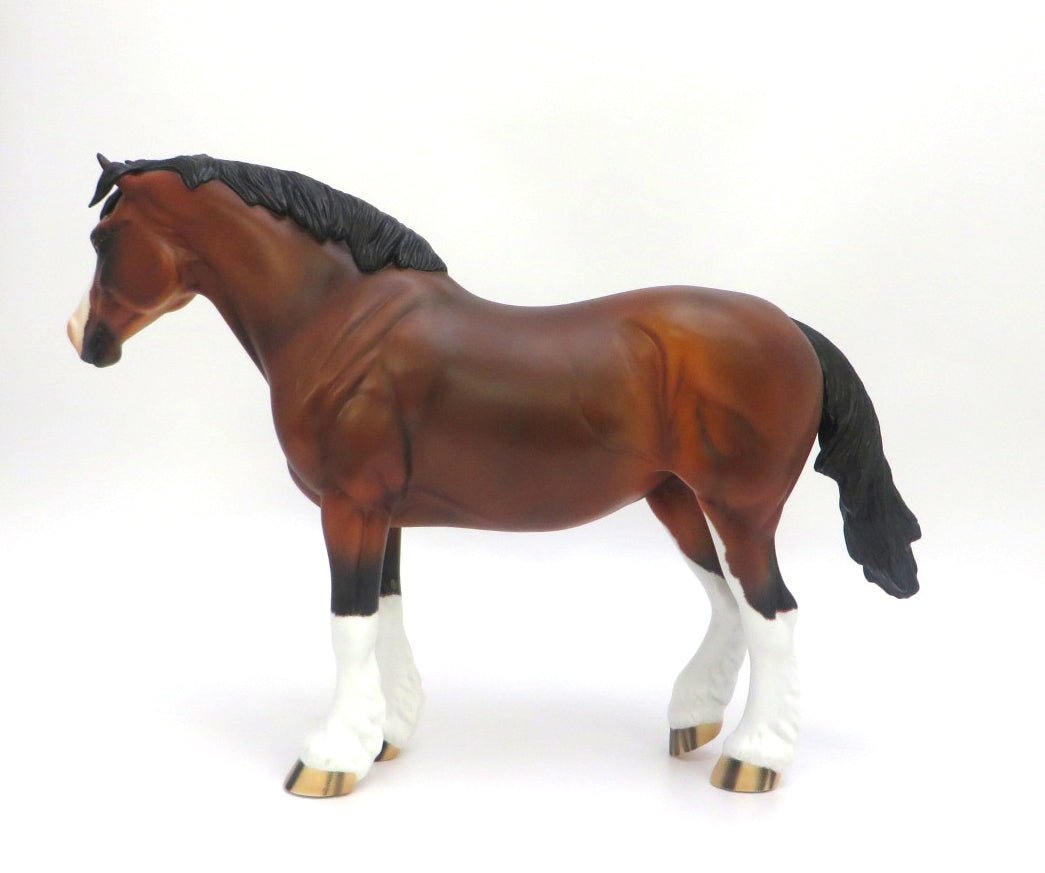SLEEPING BEAR - LE-5 RED BAY WITH CUSTOM MANE, TAIL, AND FORELOCK MODEL HORSE BY AUDREY DIXON EA/MW 20