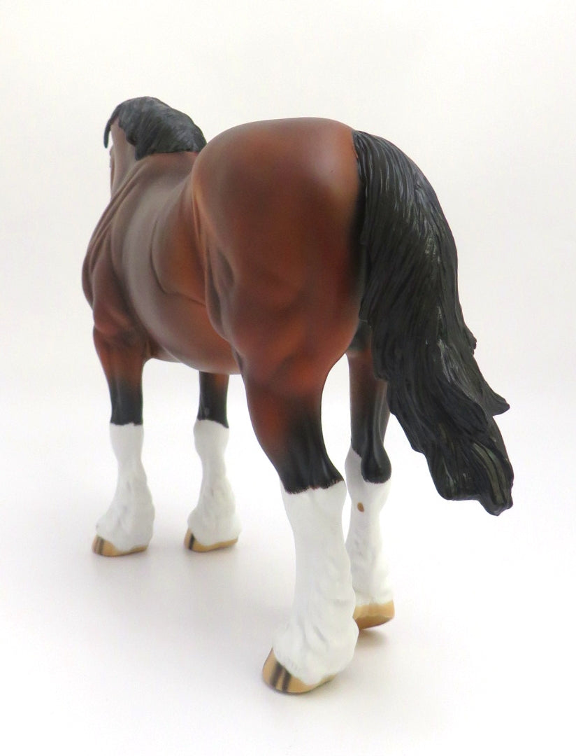 SLEEPING BEAR - LE-5 RED BAY WITH CUSTOM MANE, TAIL, AND FORELOCK MODEL HORSE BY AUDREY DIXON EA/MW 20