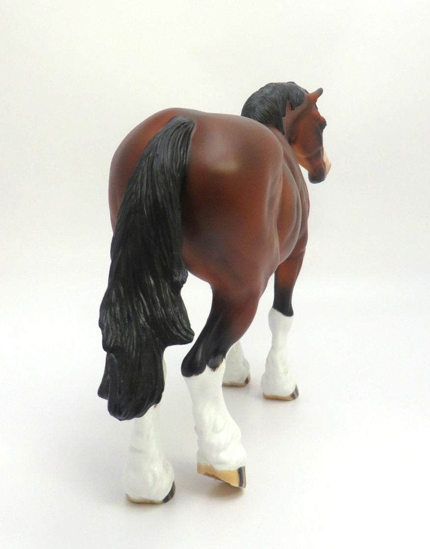 SLEEPING BEAR - LE-5 RED BAY WITH CUSTOM MANE, TAIL, AND FORELOCK MODEL HORSE BY AUDREY DIXON EA/MW 20