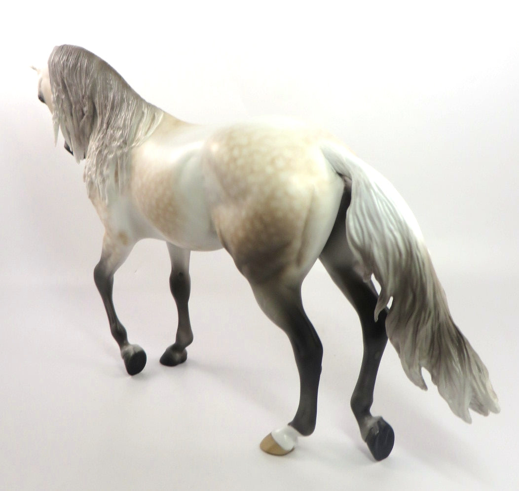 SNUGGLY-OOAK DAPPLE ROSE GREY THOROUGHBRED BY SHERYL LEISURE 12/19/19