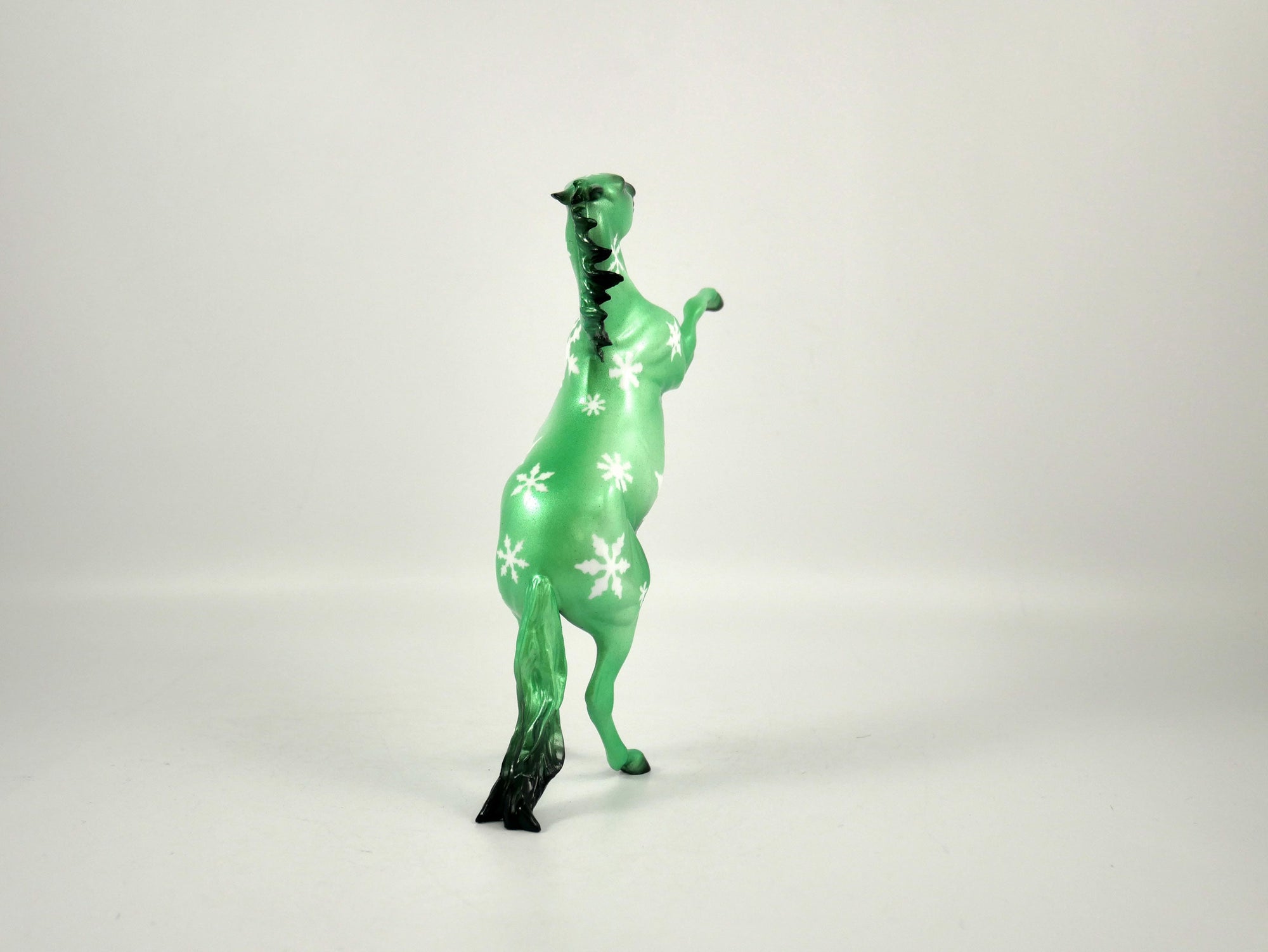 SPEARMINT-OOAK SNOWFLAKE DECORATOR REARING PEBBLES BY ELLEN ROBBINS 12/22/20