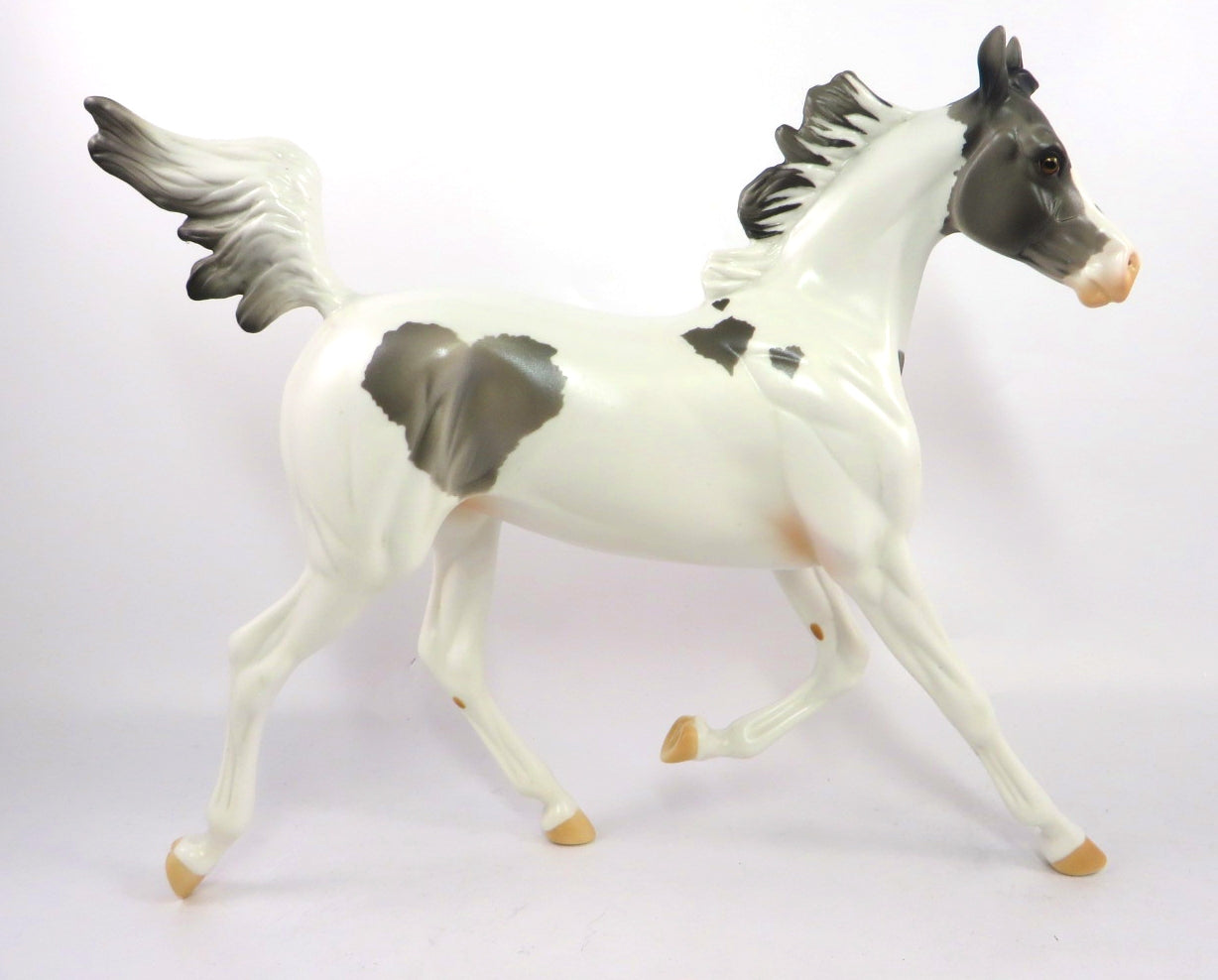 SPECIAL LOVE - LE-4 WHITE PINTO YEARLING MODEL HORSE BY KAYLA WESSE SB20