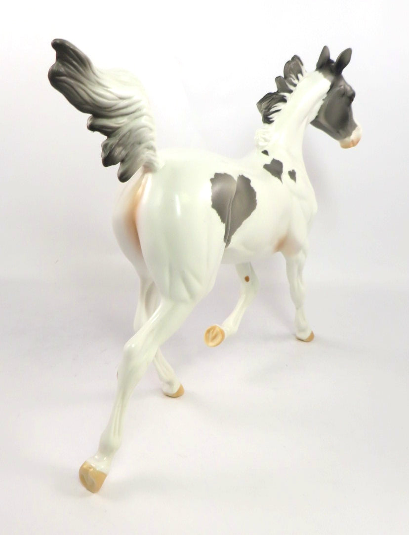 SPECIAL LOVE - LE-4 WHITE PINTO YEARLING MODEL HORSE BY KAYLA WESSE SB20