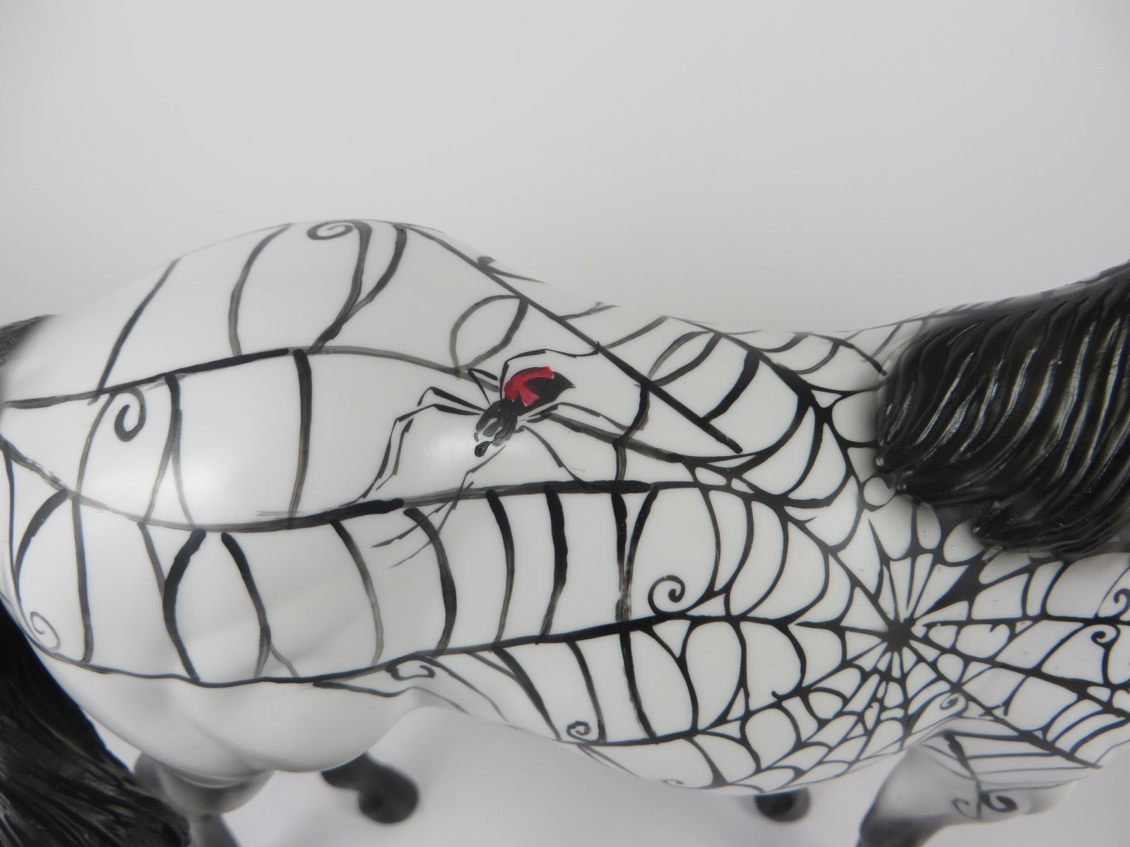 ARACHNOPHOBIA-OOAK ISH DECORATOR MM 2019