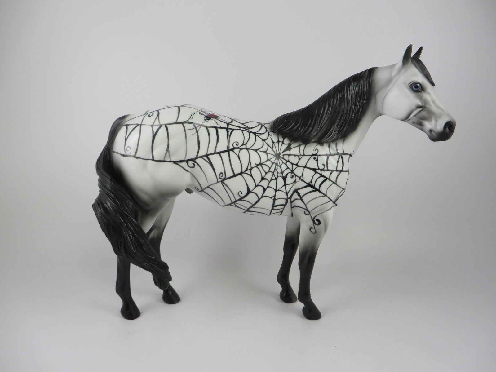 ARACHNOPHOBIA-OOAK ISH DECORATOR MM 2019