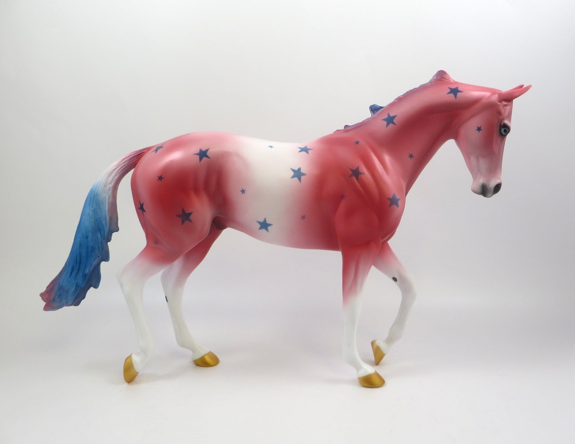 BANNER-OOAK "4TH OF JULY" DECORATOR THOROUGHBRED MODEL HORSE 5-31-19