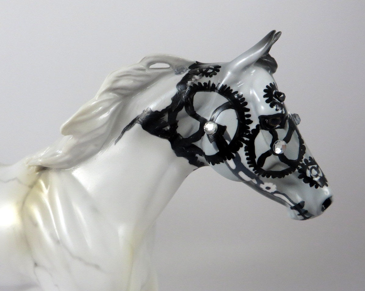 STONECLAD -OOAK PEARL W/BLACK GEM FACE FQH DECORATOR BY DAWN QUICK MM19