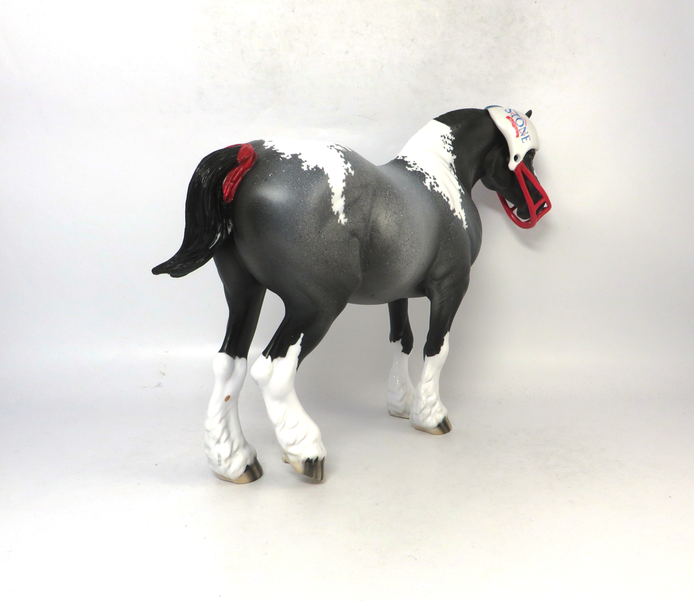 KICKER- LE-11 PRE-ORDER ROAN PINTO DRAFTER MARE WITH REMOVABLE HELMET SB19