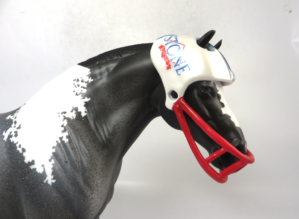 KICKER- LE-11 PRE-ORDER ROAN PINTO DRAFTER MARE WITH REMOVABLE HELMET SB19