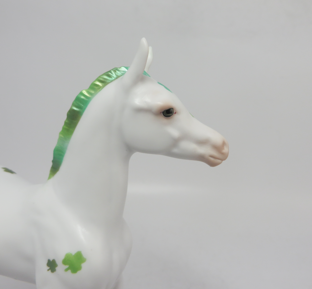 SHAMROCK- LE-6 ST. PATRICKS DAY DECORATORS 2-22-19