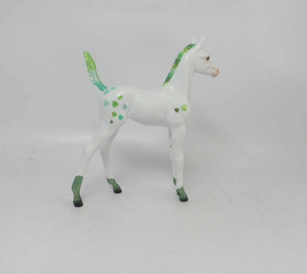 SHAMROCK- LE-6 ST. PATRICKS DAY DECORATORS 2-22-19