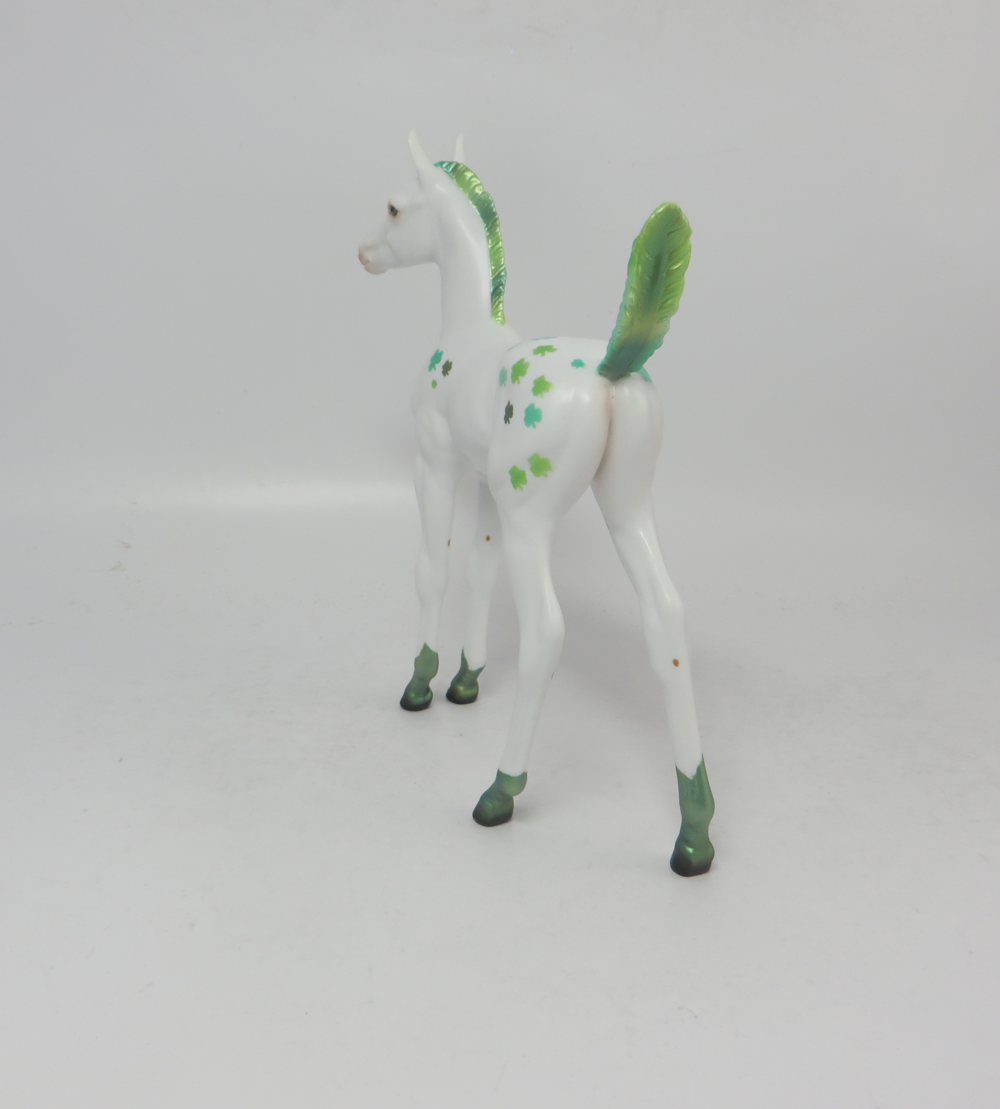 SHAMROCK- LE-6 ST. PATRICKS DAY DECORATORS 2-22-19