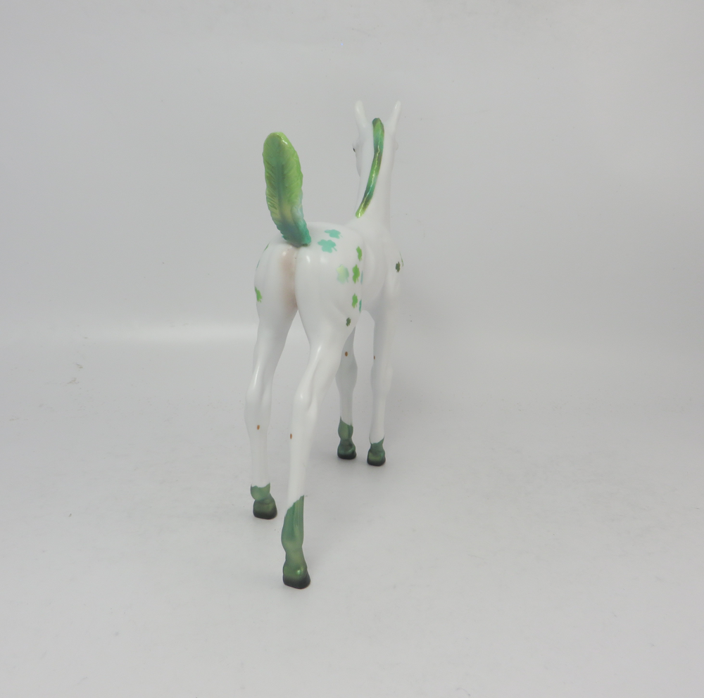 SHAMROCK- LE-6 ST. PATRICKS DAY DECORATORS 2-22-19