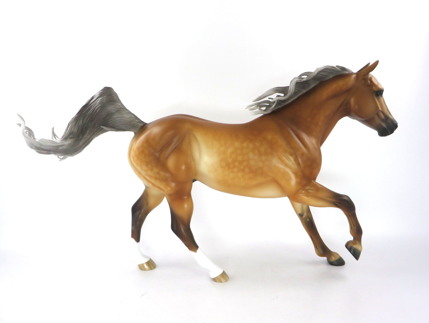 STREUDEL-OOAK DAPPLE SILVER BAY FOUNDATION QUARTER HORSE WHS 19