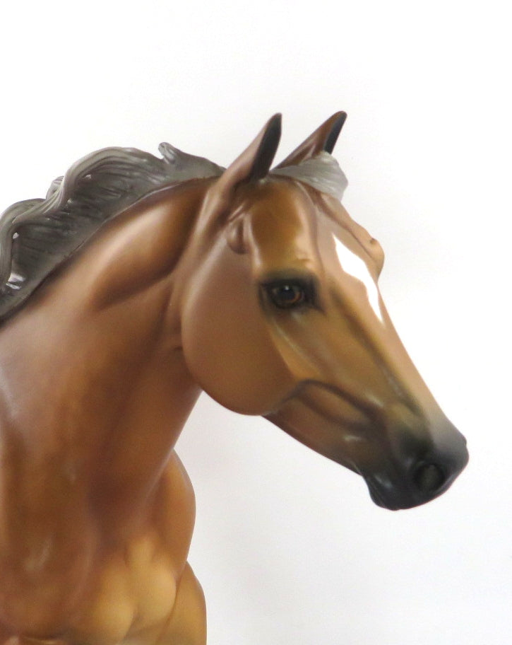 STREUDEL-OOAK DAPPLE SILVER BAY FOUNDATION QUARTER HORSE WHS 19