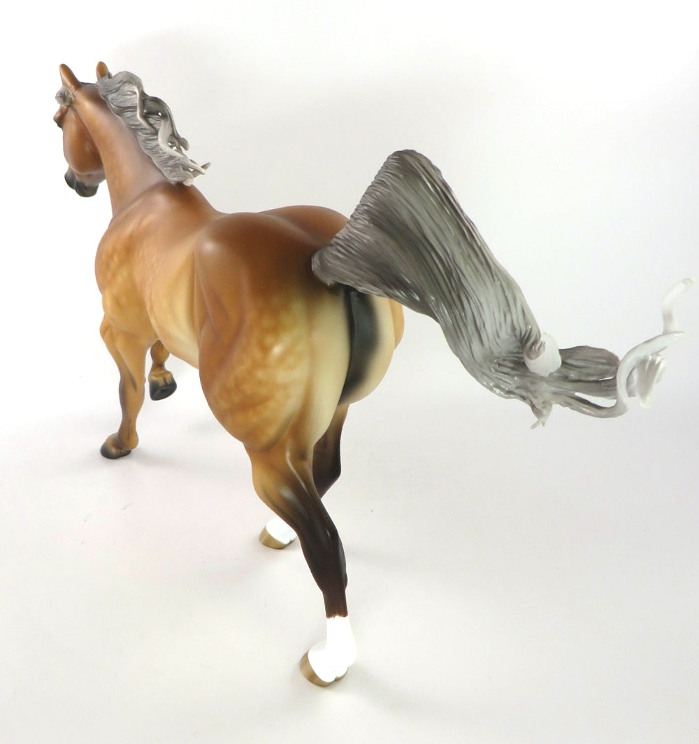 STREUDEL-OOAK DAPPLE SILVER BAY FOUNDATION QUARTER HORSE WHS 19