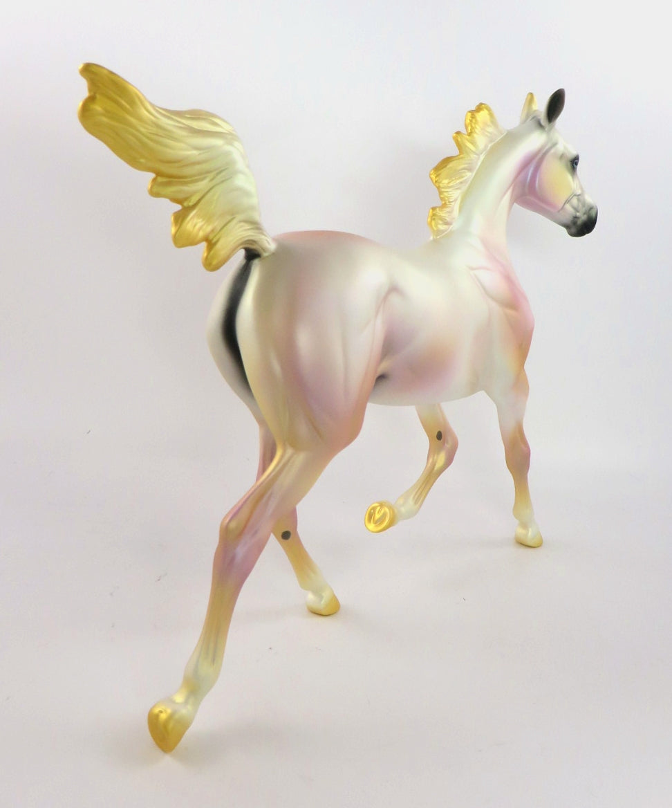 SUGAR PLUM - LE-15 WINTER DECORATOR YEARLING BY MELISSA FOX WHS19