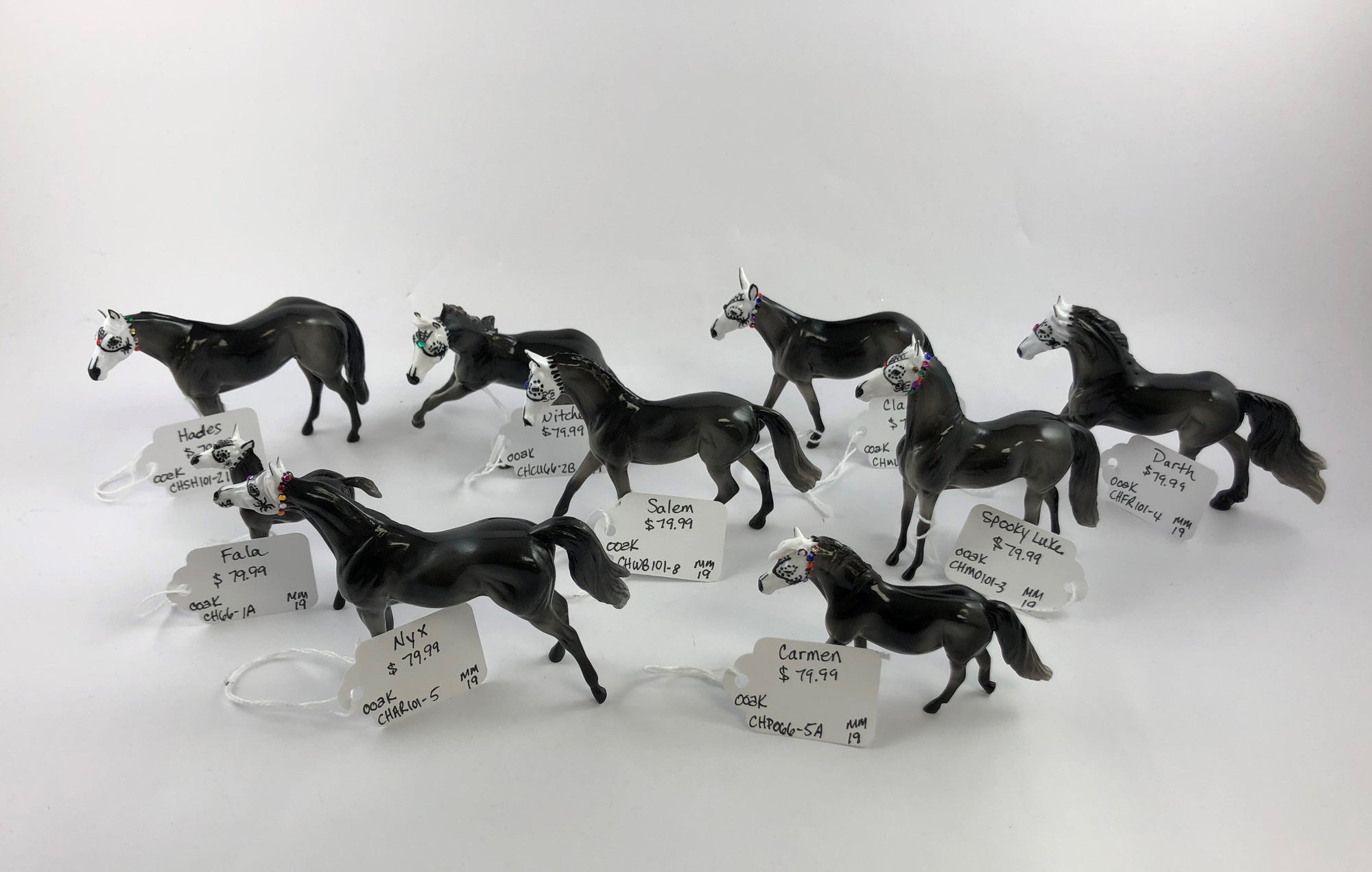 GREY SUGAR SKULL CHIPS ASSORTED LHS19 BY DAWN QUICK AND KAYLA WESSE