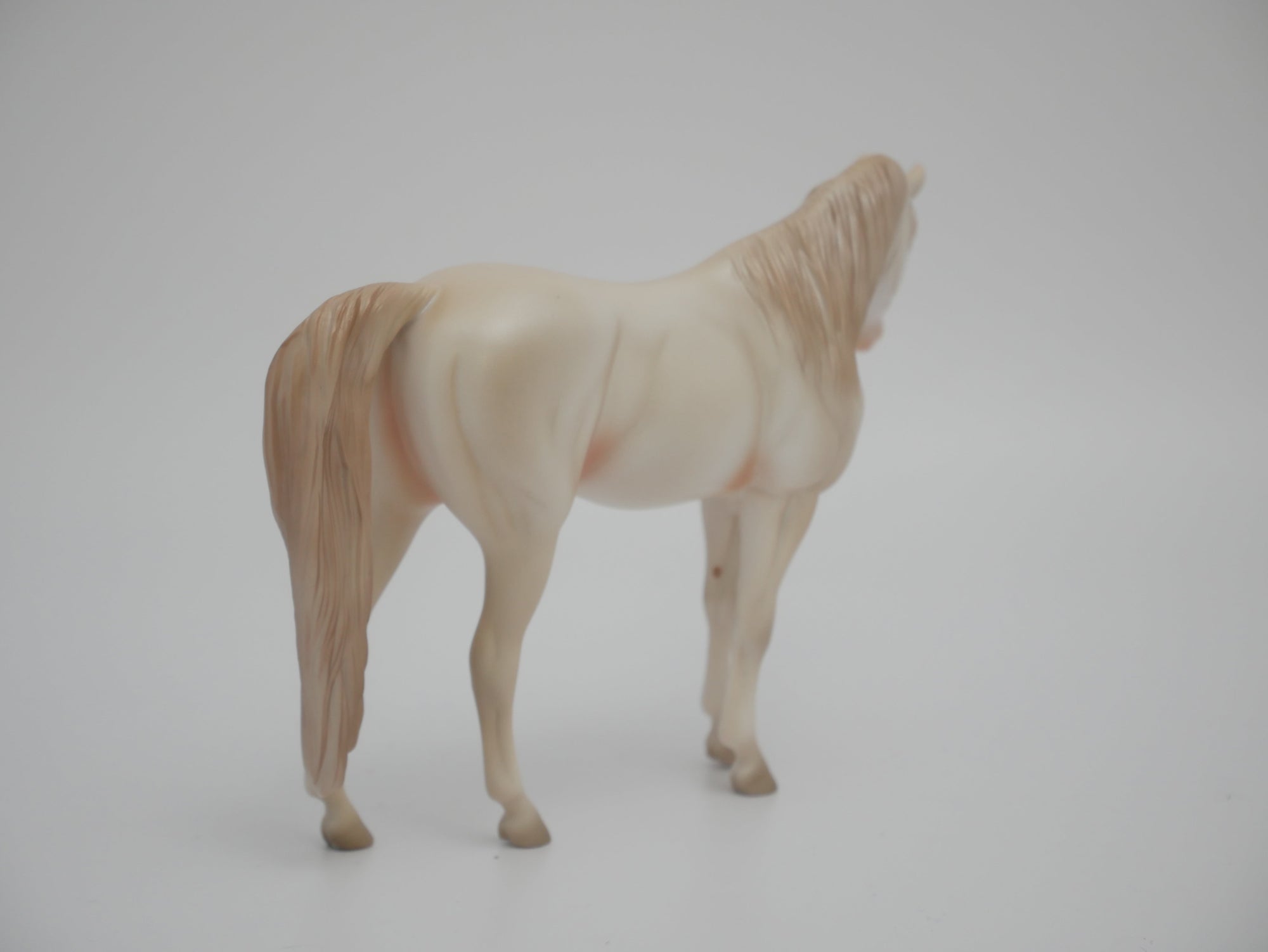 SUGAR CREME PIE-LE-8 CREMELLO ARABIAN PEBBLES EA/MW 20