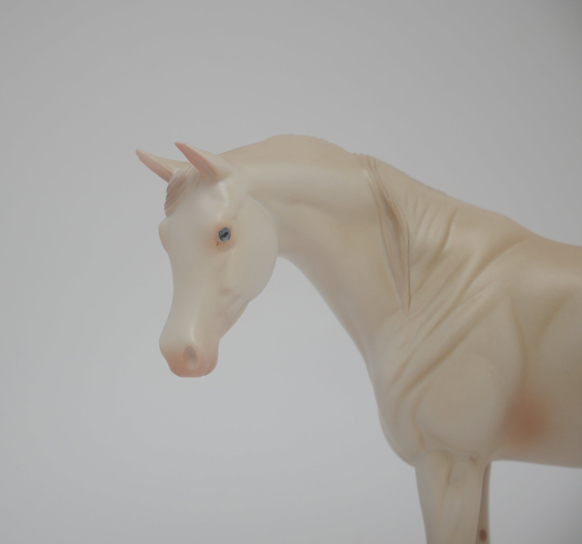 SUGAR CREME PIE-LE-8 CREMELLO ARABIAN PEBBLES EA/MW 20