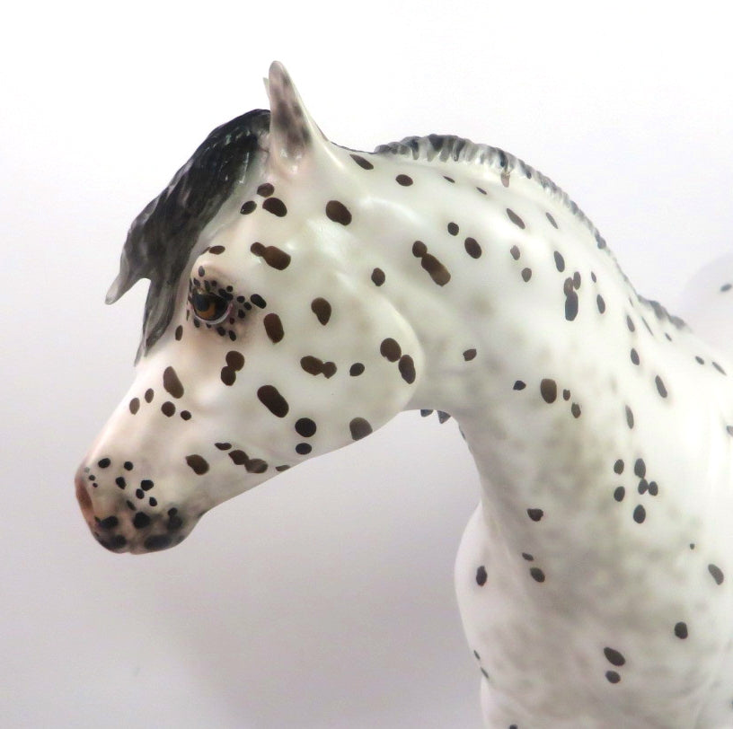 SURE LOOK IT - OOAK BAY LEOPARD ISH MODEL HORSE BY SHERYL LEISURE SB20