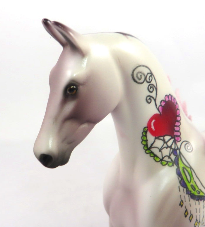 THAT'S AMORE -- OOAK BUCKSKIN WITH PINK WINGS DECORATOR  PEBBLE  BY DAWN QUICK SB20