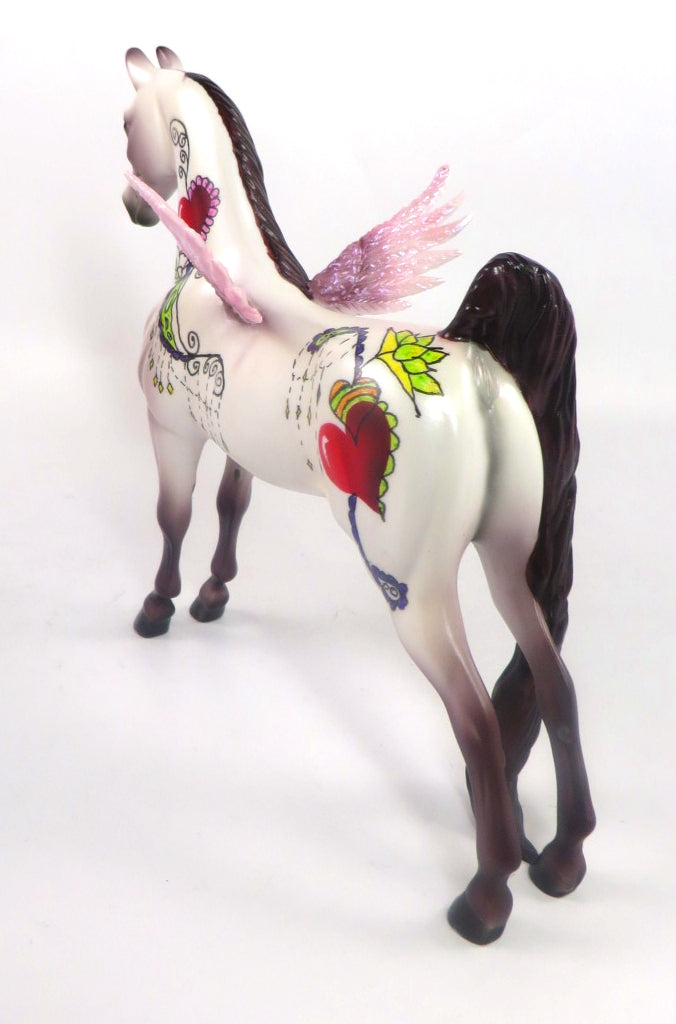 THAT'S AMORE -- OOAK BUCKSKIN WITH PINK WINGS DECORATOR  PEBBLE  BY DAWN QUICK SB20