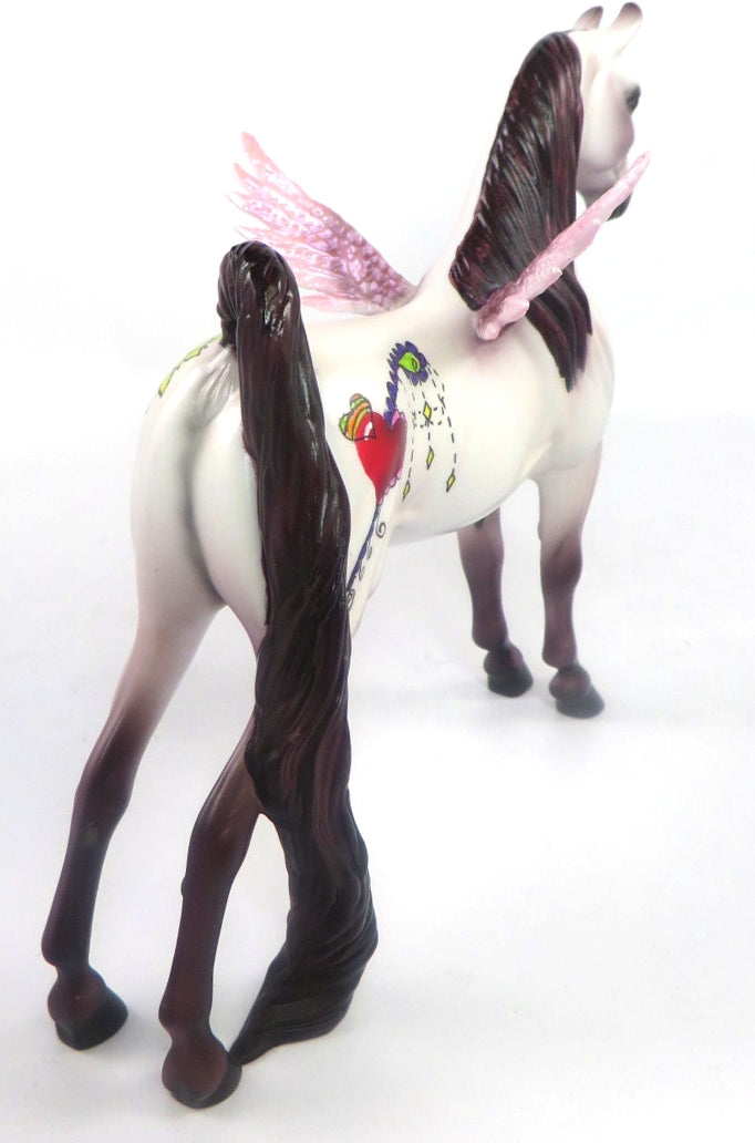 THAT'S AMORE -- OOAK BUCKSKIN WITH PINK WINGS DECORATOR  PEBBLE  BY DAWN QUICK SB20