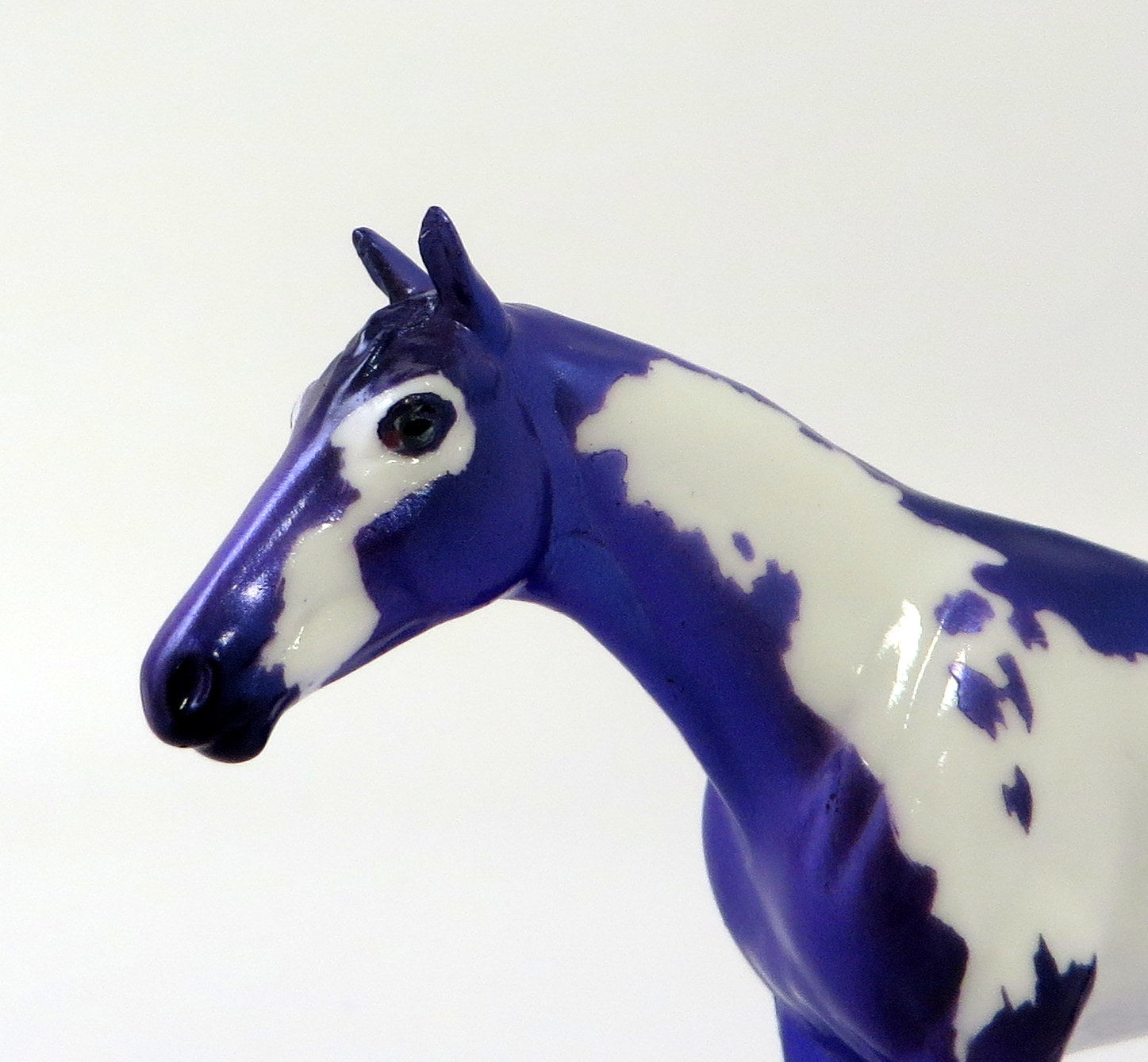 THOROUGHBRED AMETHYST CHIP MODEL HORSE EQ 19