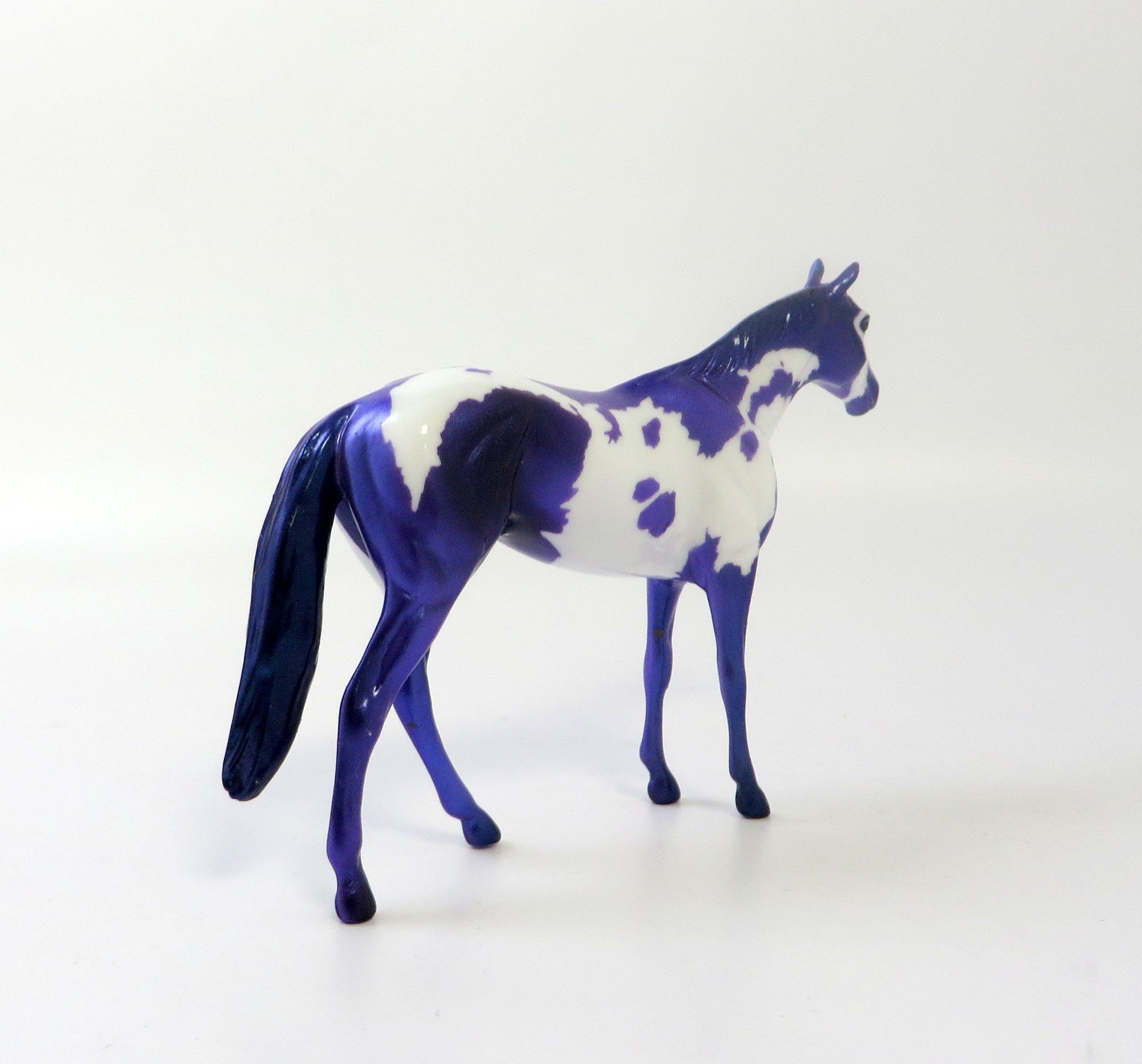 THOROUGHBRED AMETHYST CHIP MODEL HORSE EQ 19