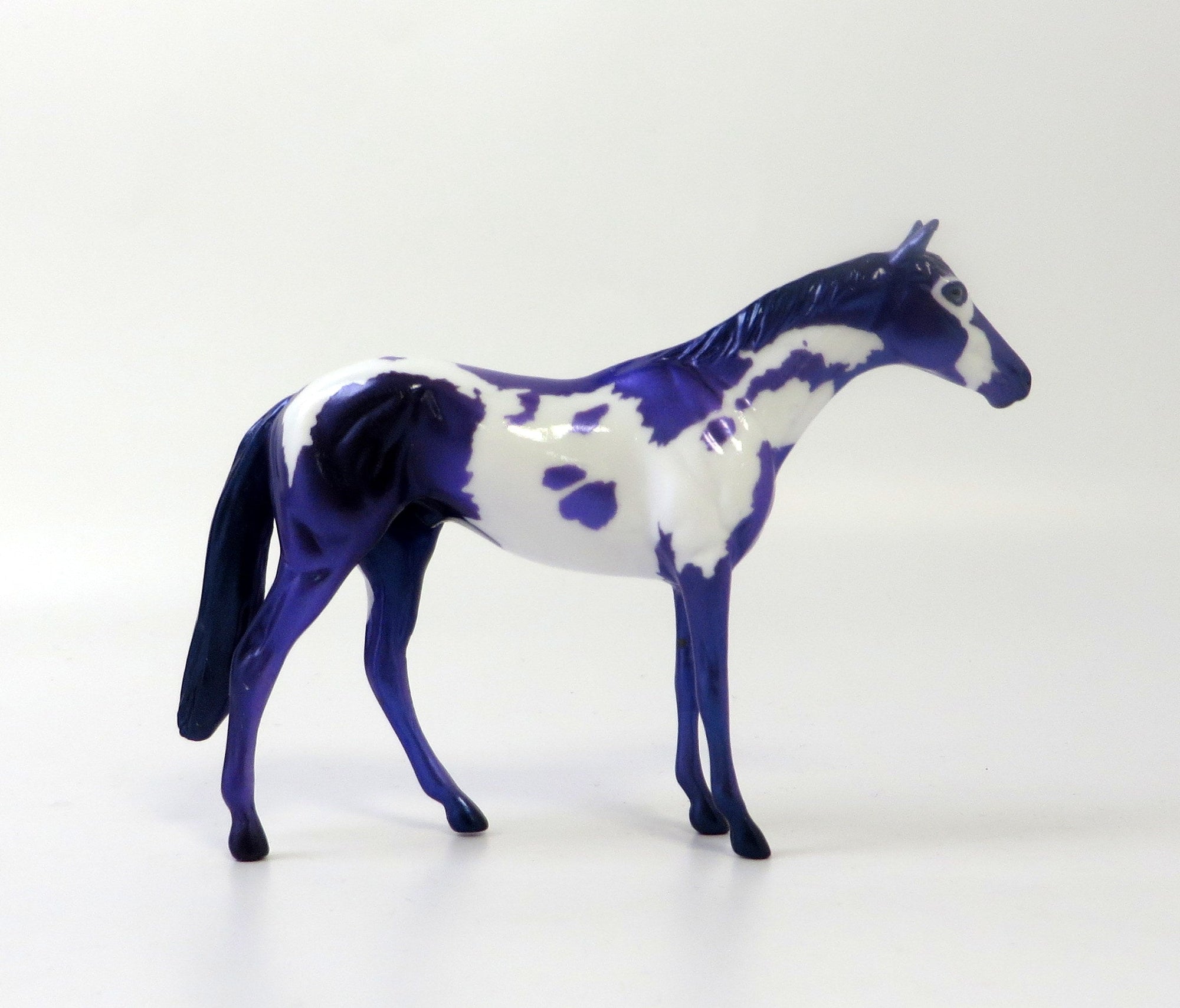 THOROUGHBRED AMETHYST CHIP MODEL HORSE EQ 19