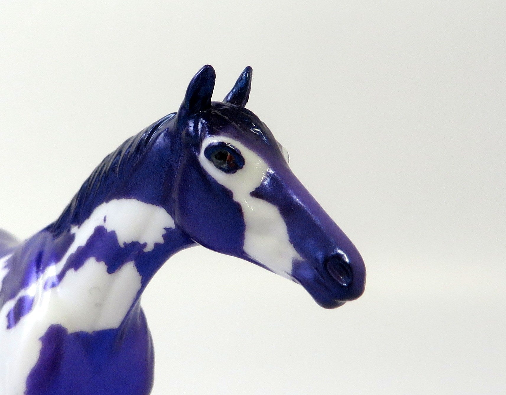 THOROUGHBRED AMETHYST CHIP MODEL HORSE EQ 19