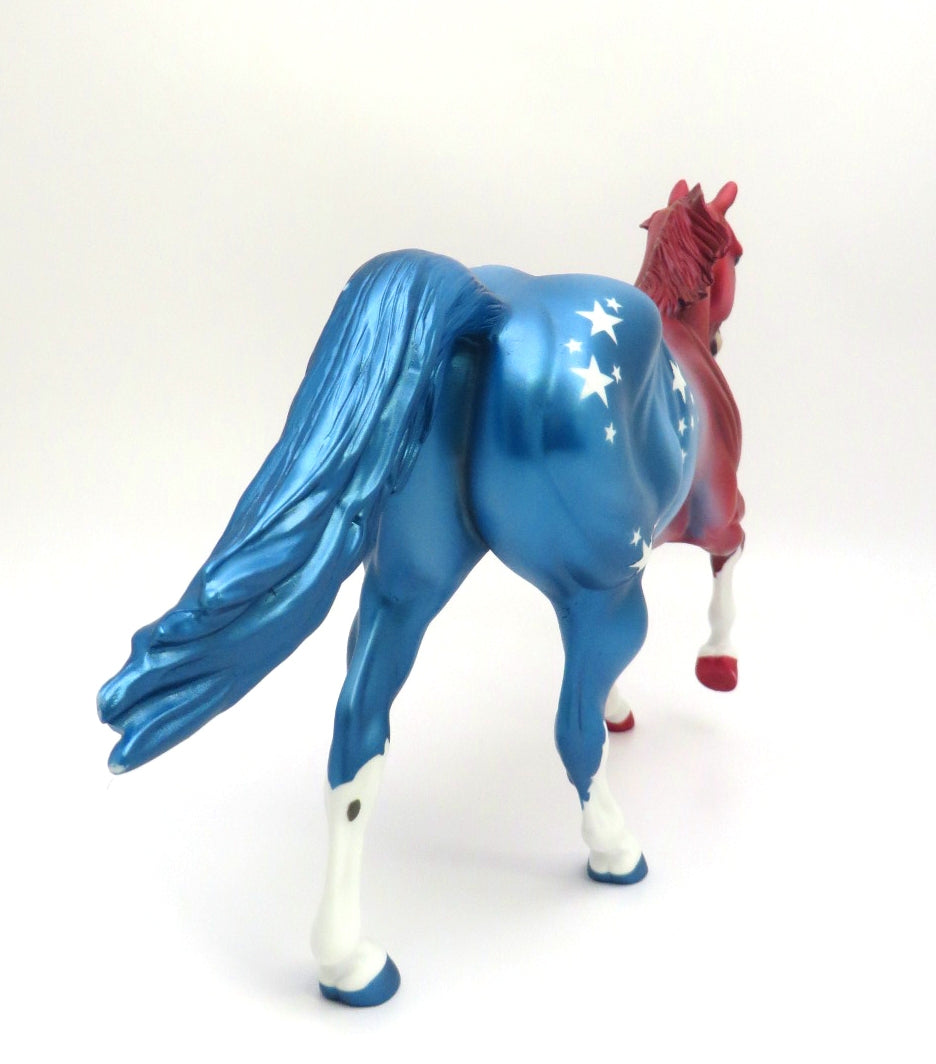 TORCH - LE-? FOUNDATION QUARTER HORSE MODEL HORSE EA20