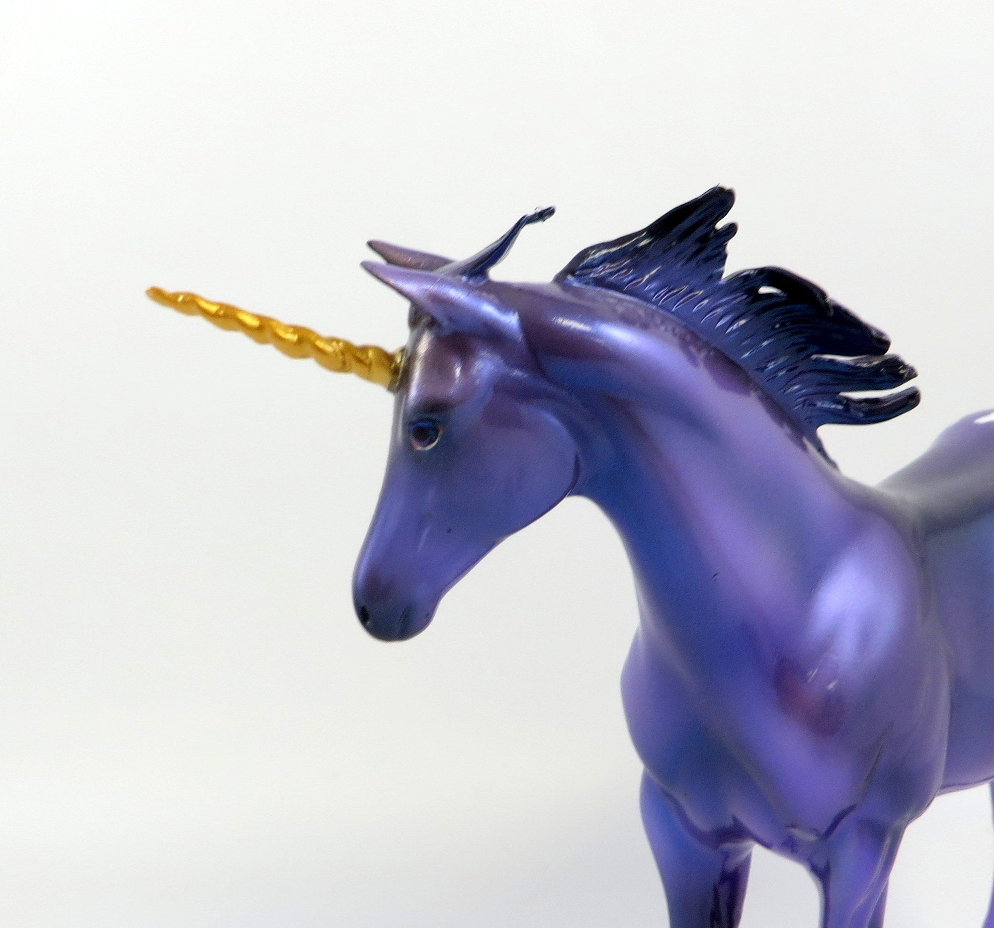 AMETHYST UNICORN WEANLING MODEL HORSE EQ 19