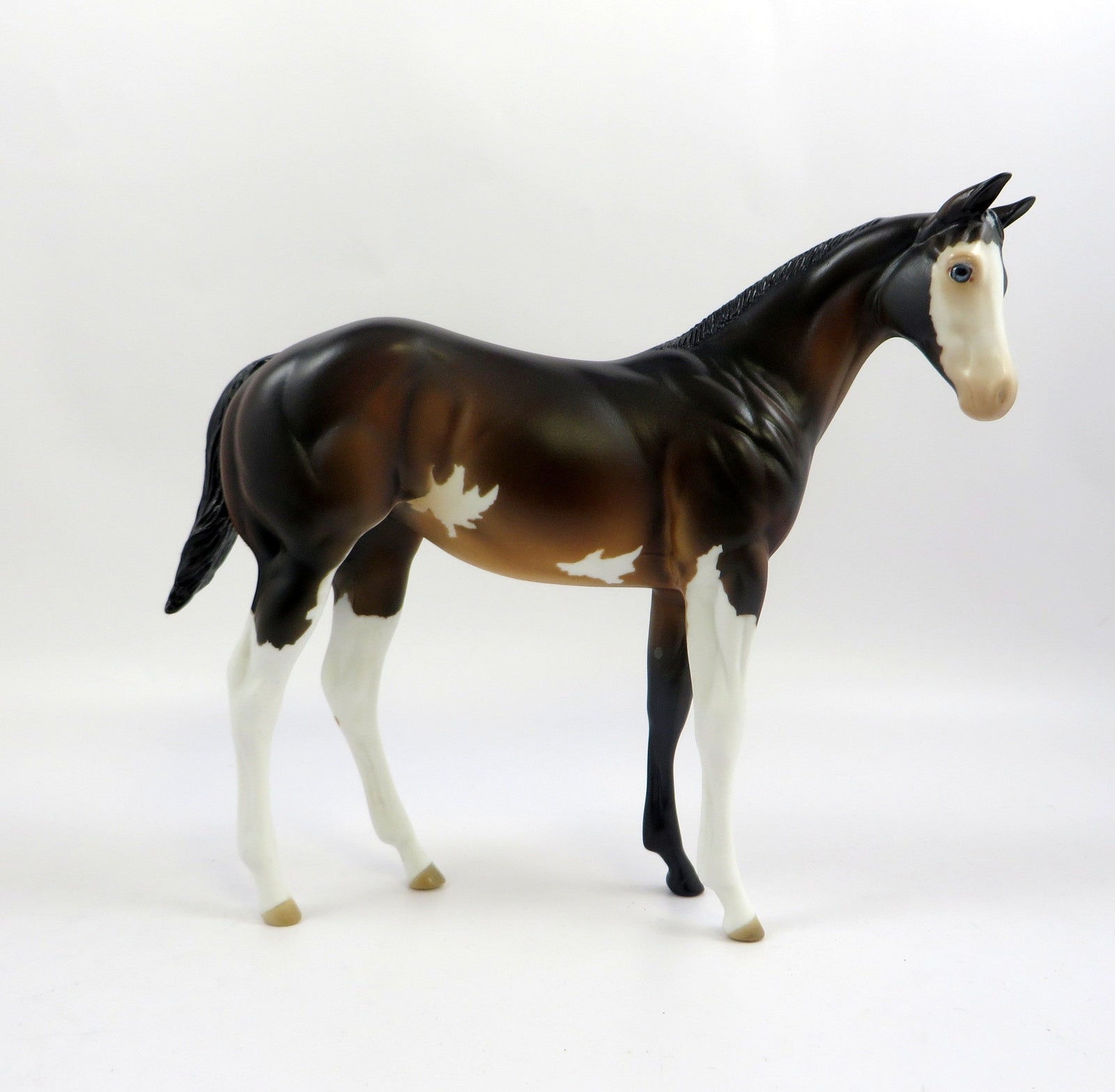 WE BITS-OOAK BAY PINTO WEANLING MODEL HORSE SHCF19