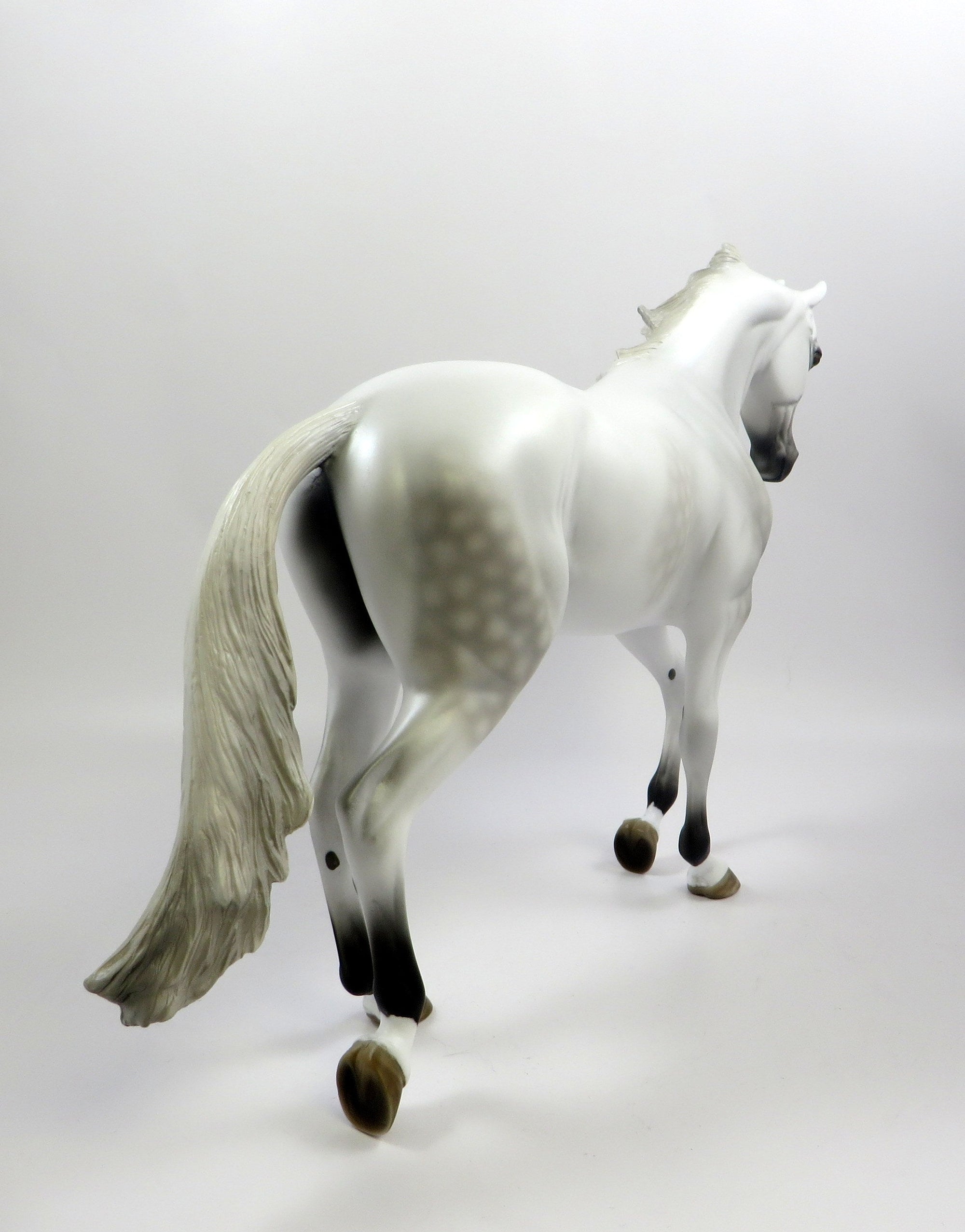 WHITE KNIGHT-OOAK DAPPLE GREY THOROUGHBRED MODEL HORSE EQ 19
