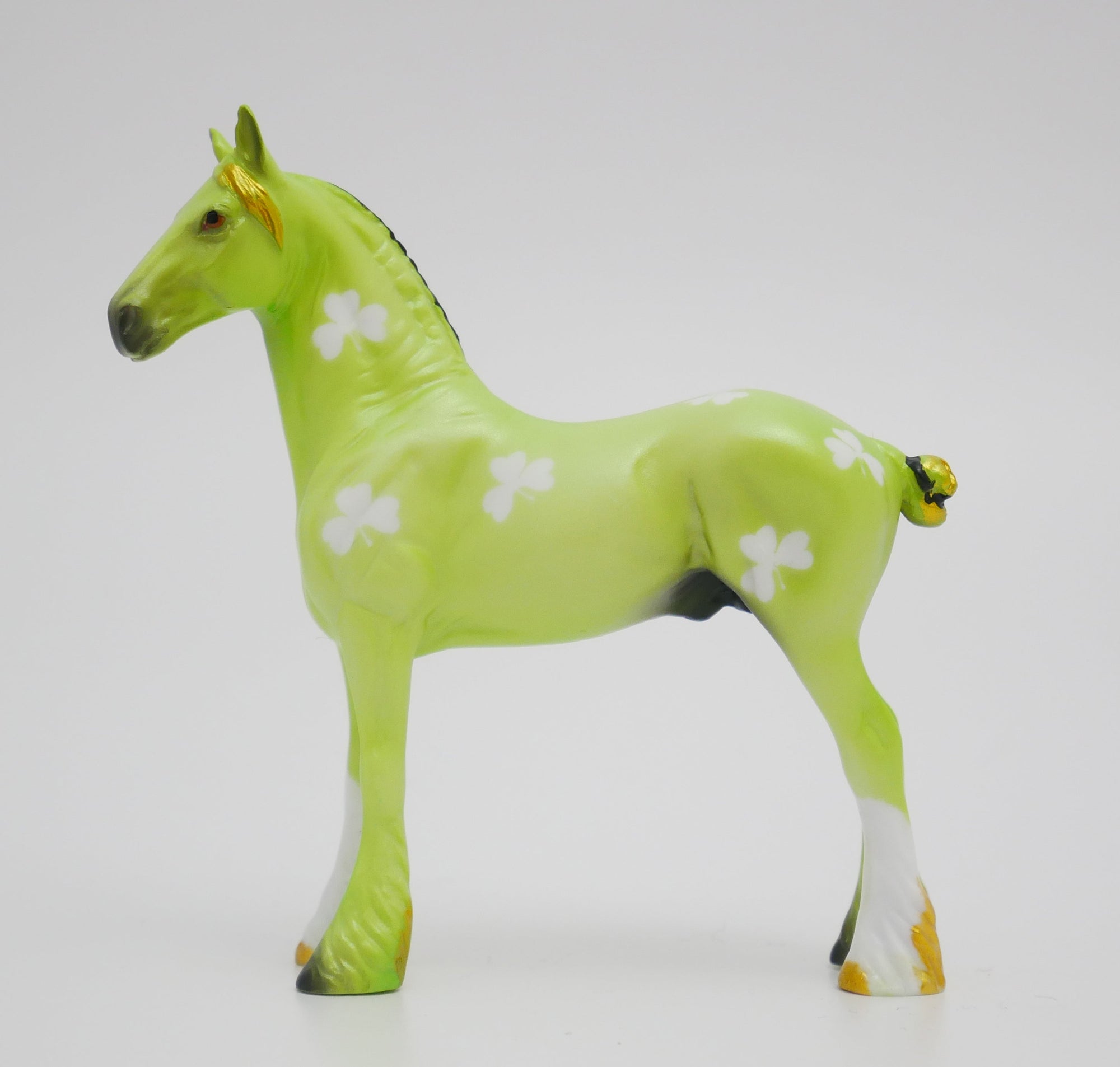 WHO SAYS IT'S NOT EASY BEING GREEN - OOAK  ST. PATRICKS DAY DECO STANDING DRAFT BY JAS FANNING 3/13/20