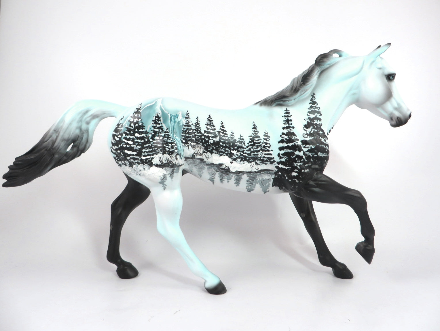 WINTER WONDERLAND - OOAK CHRISTMAS DECORATOR FOUNDATION QUARTER HORSE BY DAWN QUICK  WHS 19
