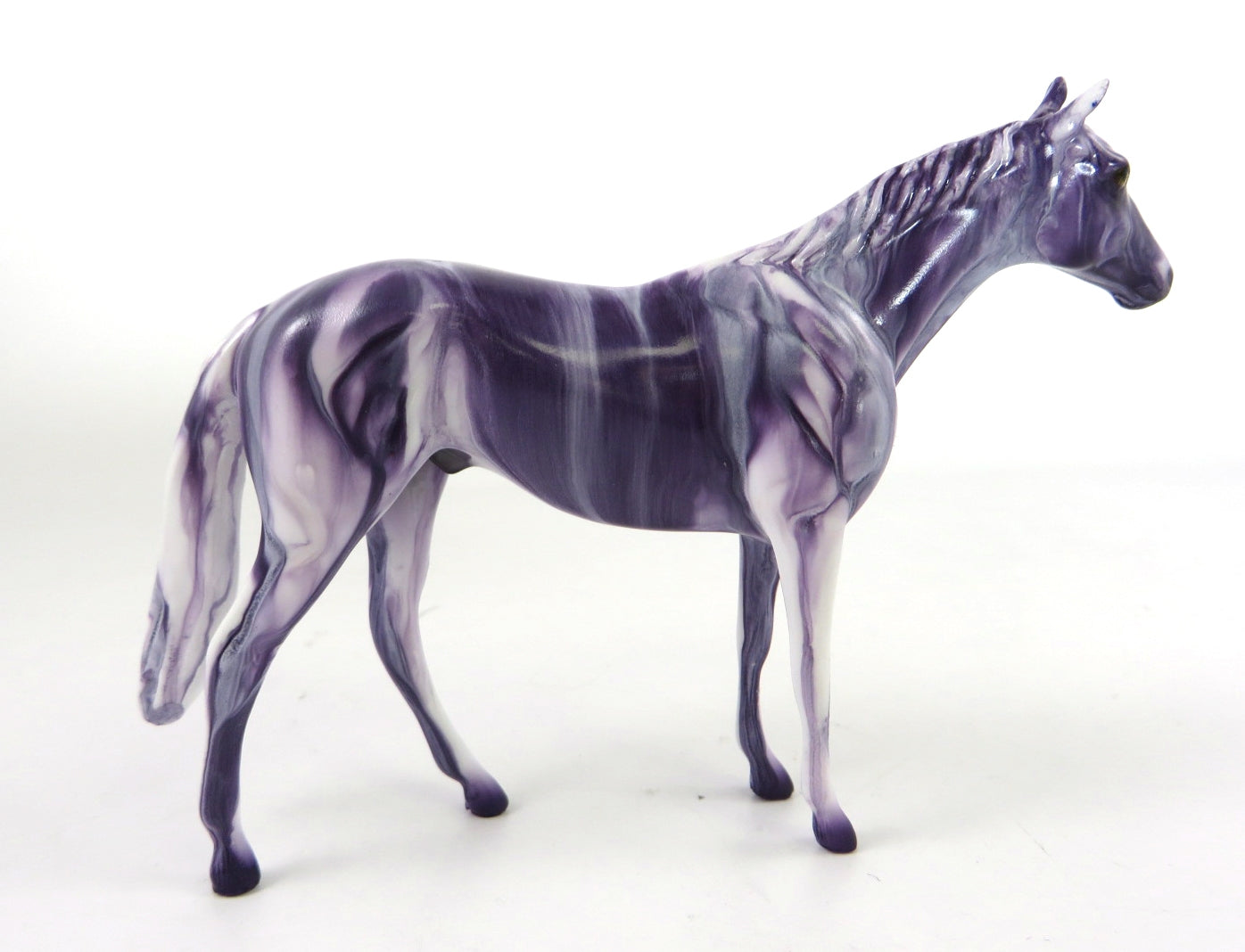 WISTERIA -- OOAK WISTERIA (PURPLE) DECORATOR THOROUGHBRED CHIP BY KAYLA WESSE WHS19